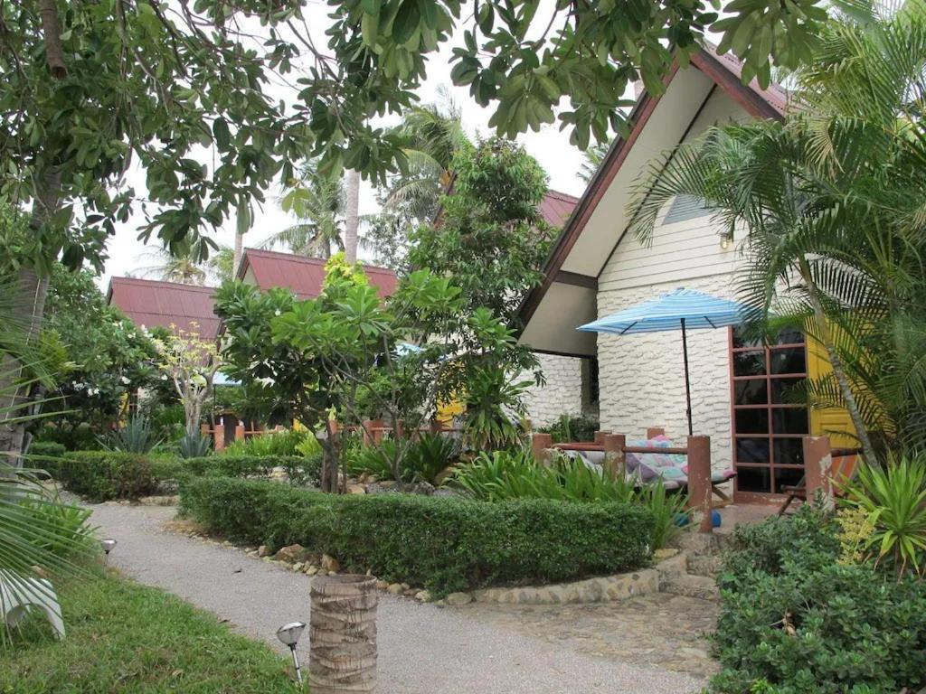 Blue Beach Resort บ้านพักริมเล ภายนอก รูปภาพ