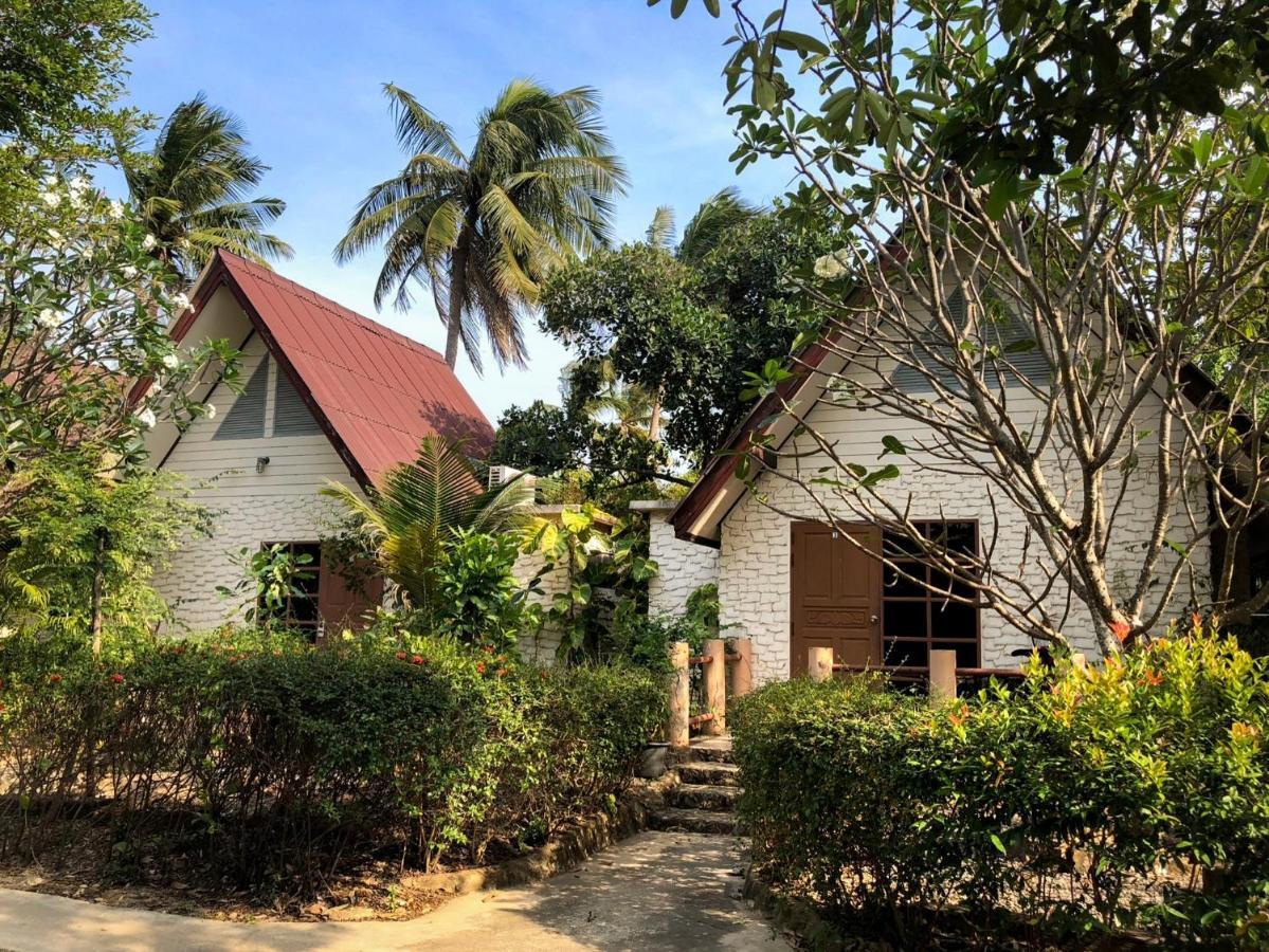 Blue Beach Resort บ้านพักริมเล ภายนอก รูปภาพ
