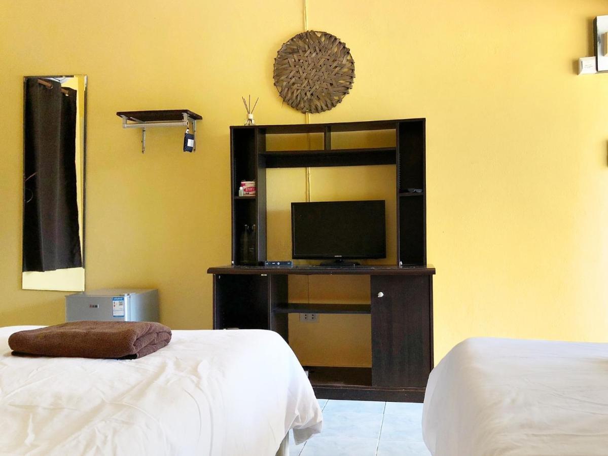 Blue Beach Resort บ้านพักริมเล ภายนอก รูปภาพ