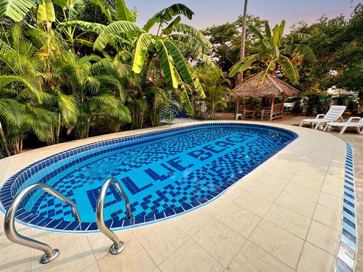 Blue Beach Resort บ้านพักริมเล ภายนอก รูปภาพ